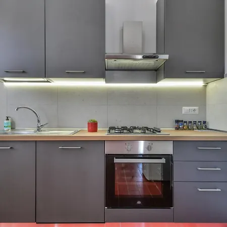 Elba Bellavista -- -- * 卡沃